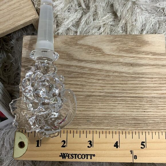 Mikasa Lead Crystal Fruit Collection Grapes
Bottle Stopper - Picture 13 of 17